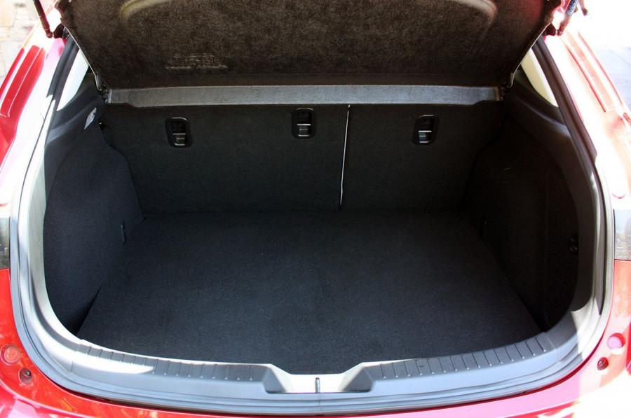  Mazda3 Hatchback 2014 года  (фото 14 из 131)